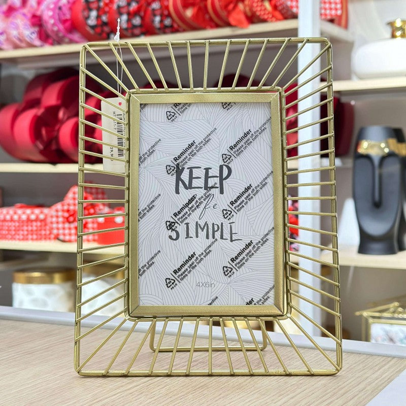 CADRE PHOTO EN METAL DORÉE