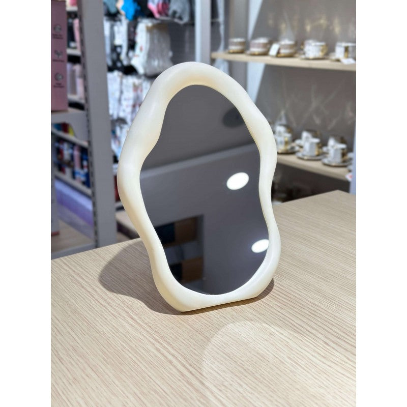 MIROIR POUR LE MAQUILLAGE L'ÈPILLATION ET LE RASAGE