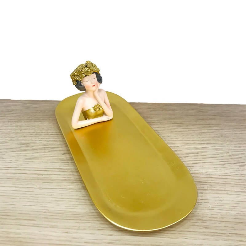 PLATEAU AVEC PIECE DECORATIVE EN RESINE GOLD