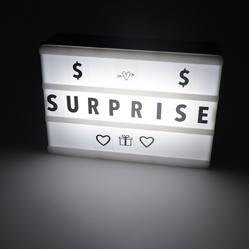 BOITE A LUMIÈRE ET LETTRES ARTISTIQUES