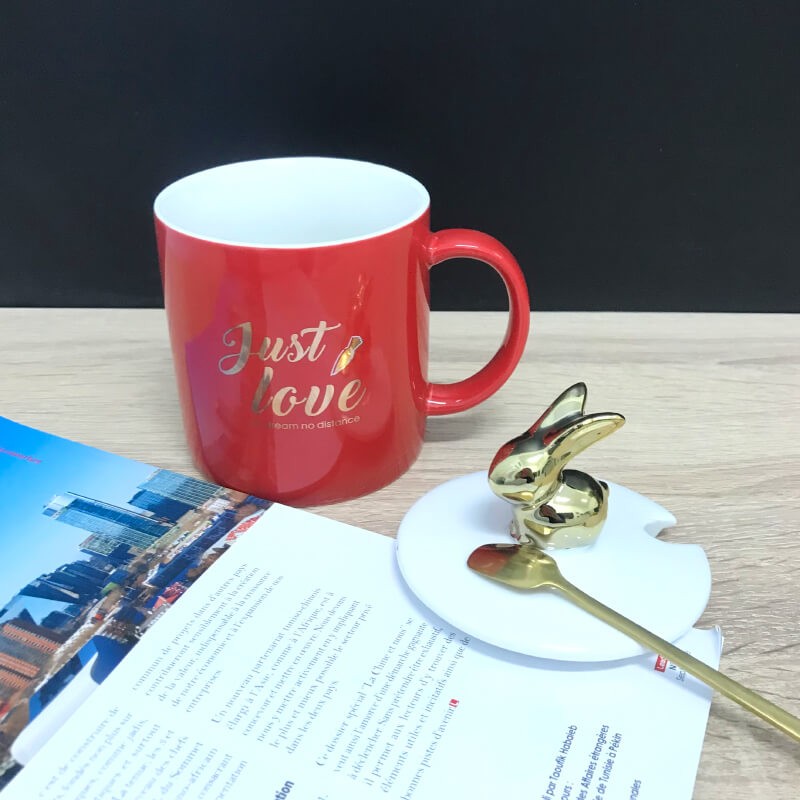 CHOPE - MUG CÉRAMIQUE AVEC COUVERCLE MOTIF LAPIN -420ML-