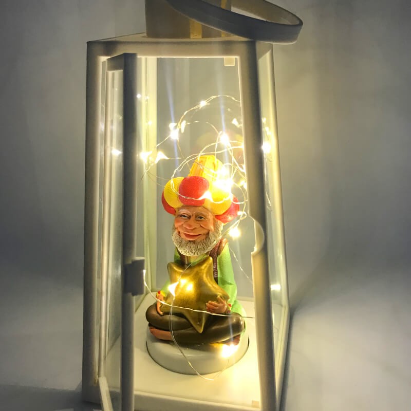 LANTERNE LED AVEC PIECE DECORATIVE EN RESINE - FANANIS-