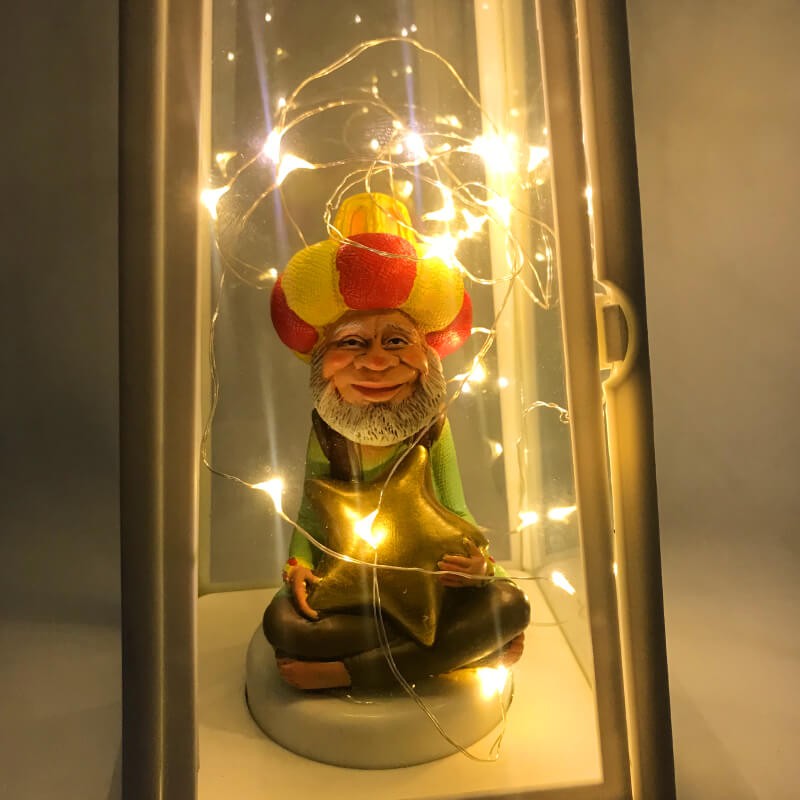 LANTERNE LED AVEC PIECE DECORATIVE EN RESINE - FANANIS-