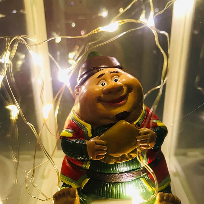 LANTERNE LED AVEC PIECE DECORATIVE EN RESINE - FANANIS-