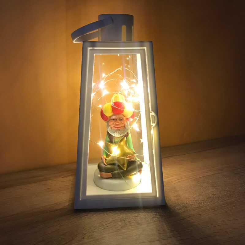 LANTERNE LED AVEC PIECE DECORATIVE EN RESINE - FANANIS-