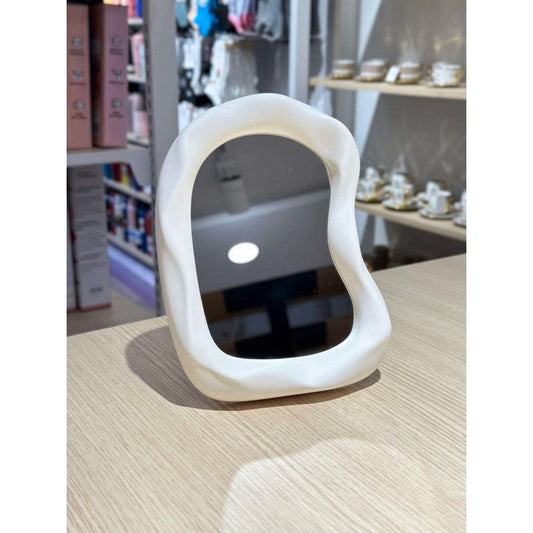 MIROIR POUR LE MAQUILLAGE L'ÈPILLATION ET LE RASAGE