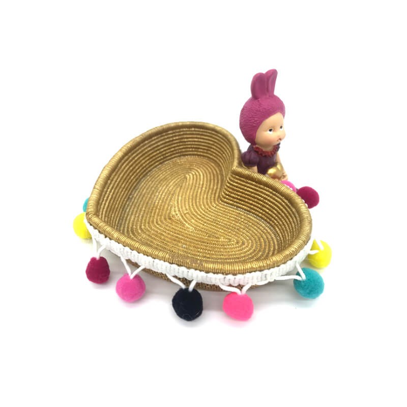 PLATEAU AVEC PIECE DECORATIVE EN RESINE FILLE - RAMADHAN-