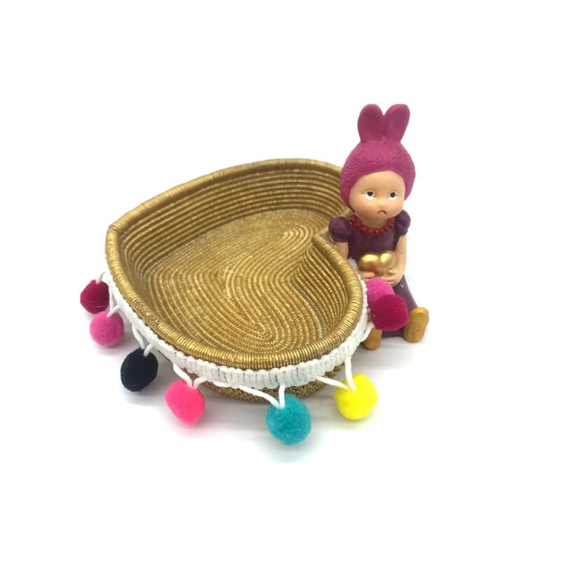 PLATEAU AVEC PIECE DECORATIVE EN RESINE FILLE - RAMADHAN-