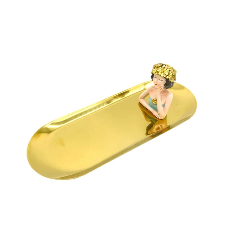 PLATEAU AVEC PIECE DECORATIVE EN RESINE