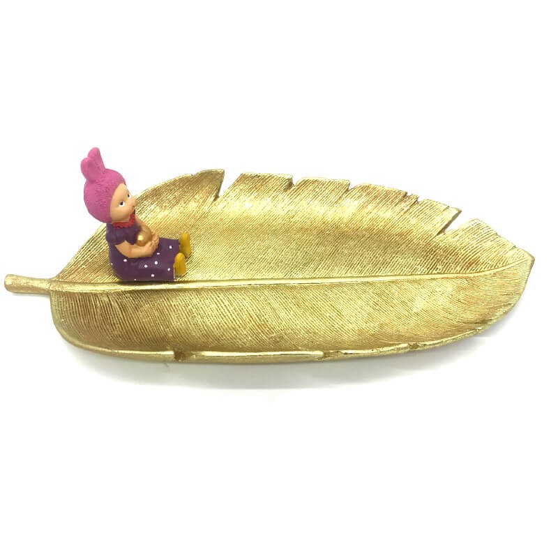 PLATEAU AVEC PIECE DECORATIVE EN RESINE