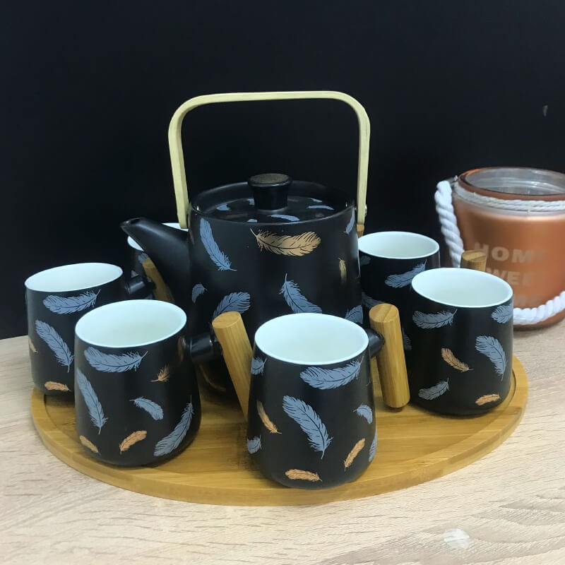 SERVICE CAFE EN CERAMIQUE AVEC PLATEAU EN BOIS UNE THÉIÈRE ET 6 TASSES