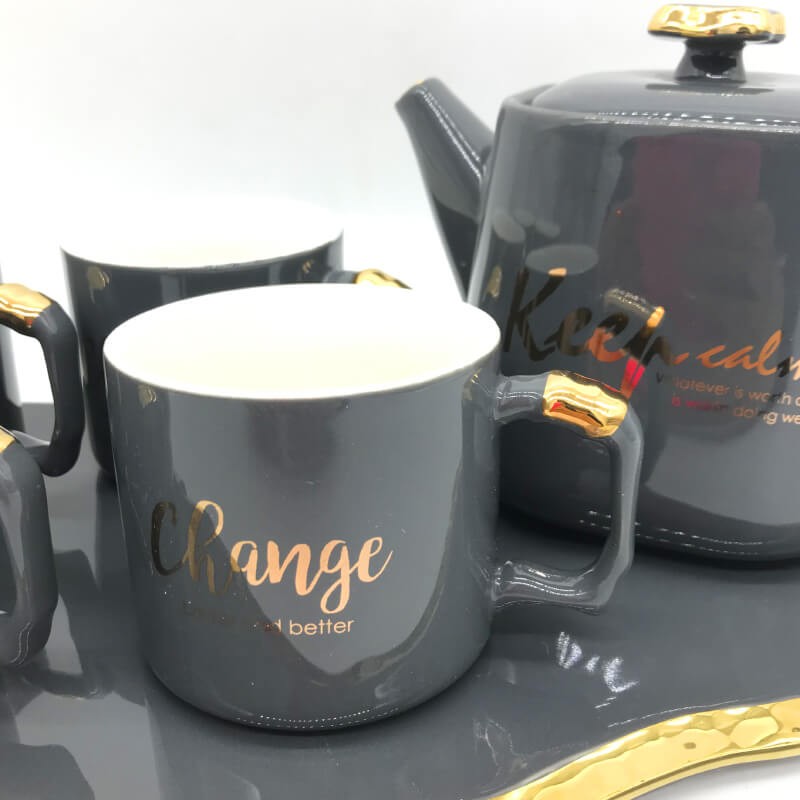 SERVICE CAFE EN CERAMIQUE AVEC PLATEAU UNE THÉIÈRE ET 4 TASSES